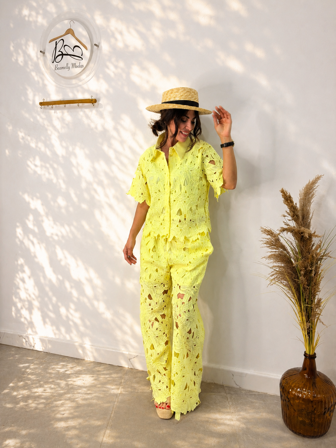 Conjunto Encaje Perforado Blusa y Palazzo