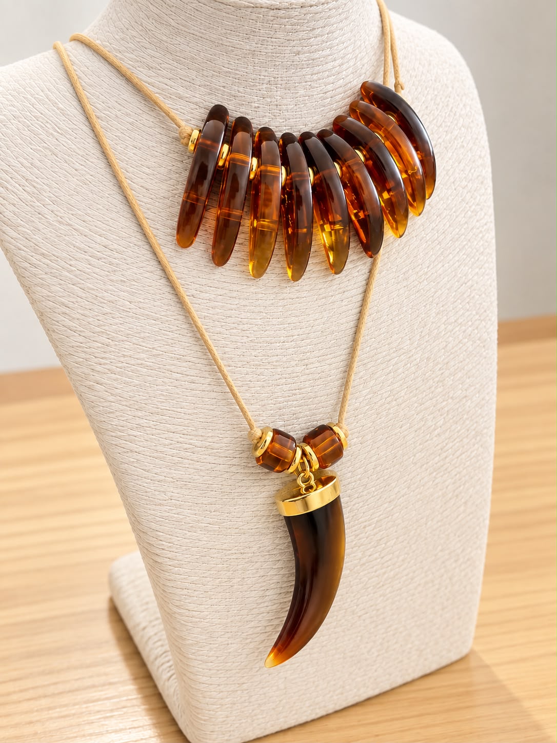 Collar de resina efecto carey